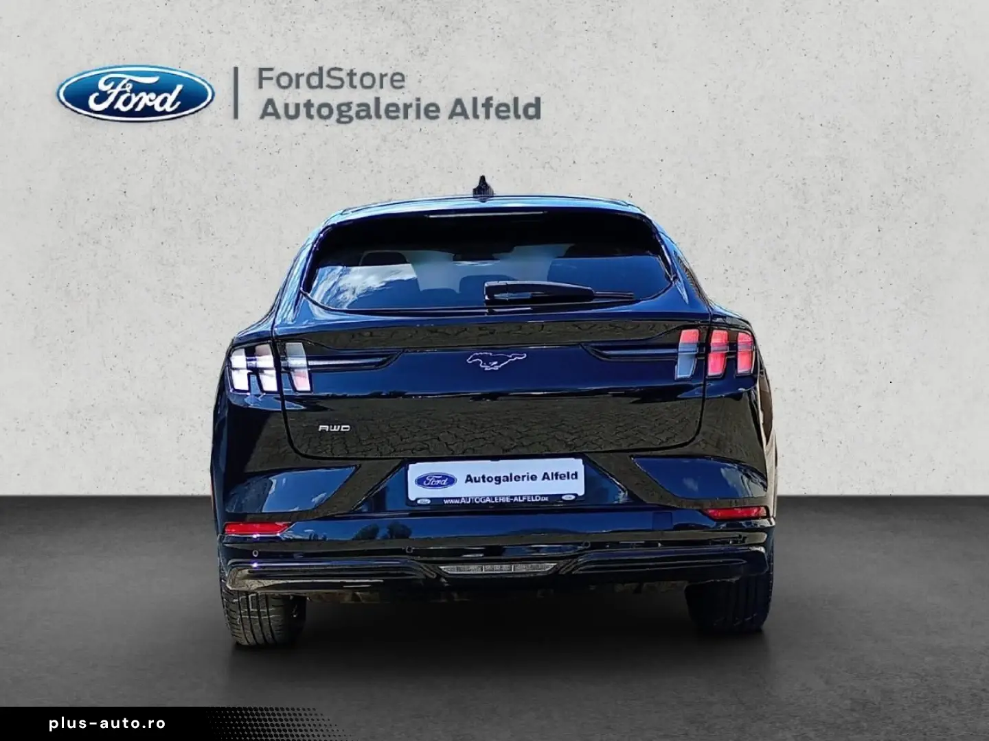 FORD Mustang Mach-E Basis AWD
