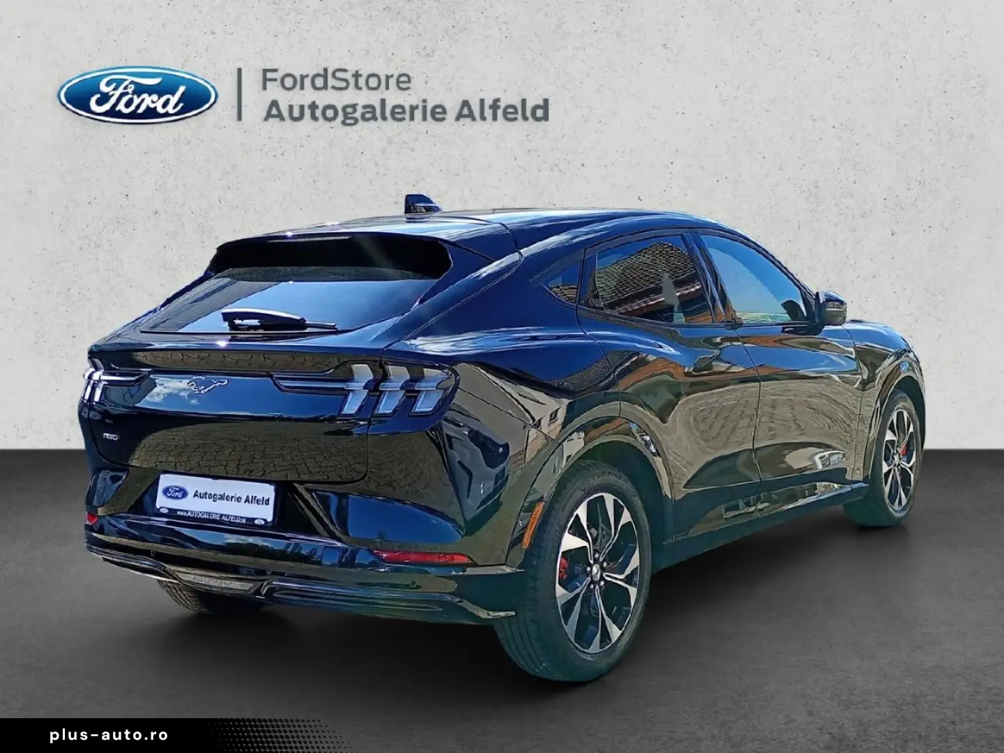 FORD Mustang Mach-E Basis AWD