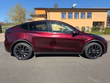 TESLA Model Y Long Range Dual Motor AWD R21 96 8% SOH