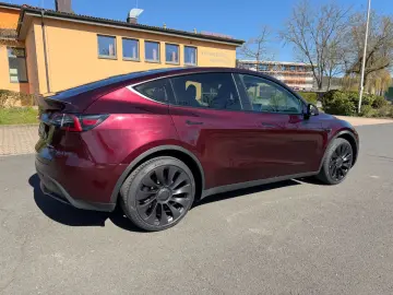 TESLA Model Y Long Range Dual Motor AWD R21 96 8% SOH