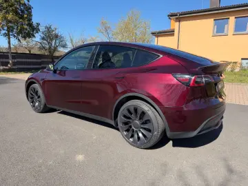 TESLA Model Y Long Range Dual Motor AWD R21 96 8% SOH