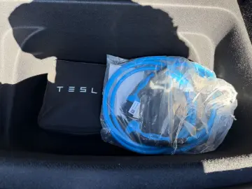 TESLA Model Y Long Range Dual Motor AWD R21 96 8% SOH