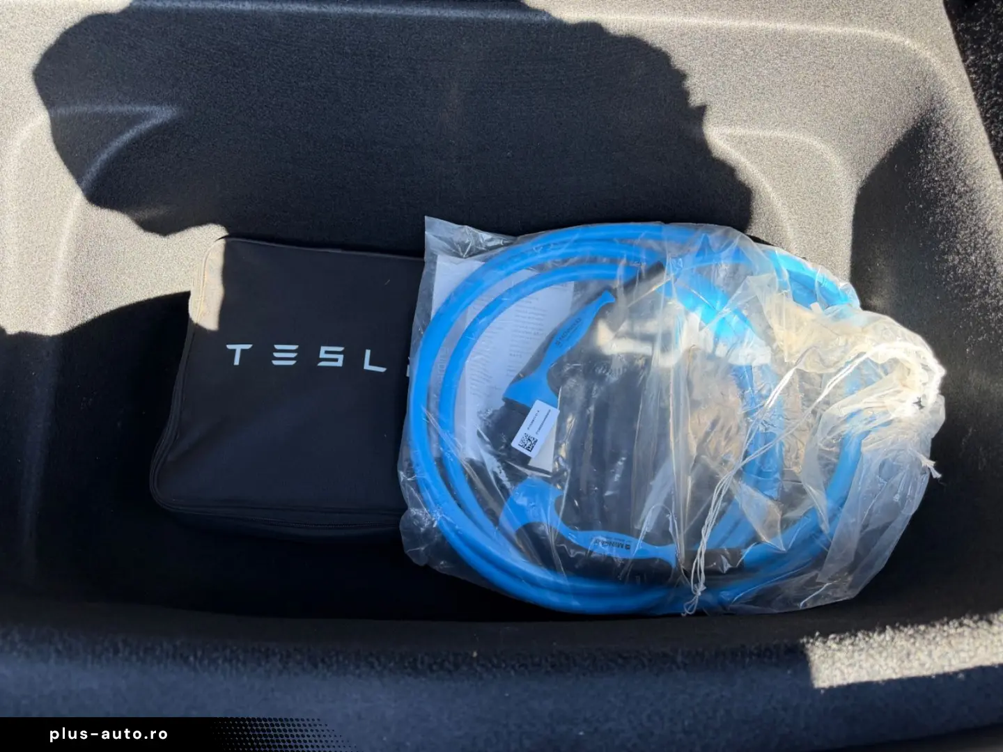 TESLA Model Y Long Range Dual Motor AWD R21 96 8% SOH