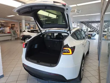 TESLA Model Y Longe Range Allrad Leder Kamera Panodach