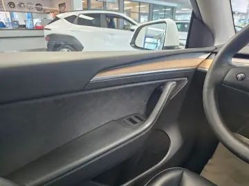 TESLA Model Y Longe Range Allrad Leder Kamera Panodach