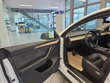 TESLA Model Y Longe Range Allrad Leder Kamera Panodach