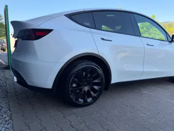TESLA Model Y Long Range Dual AWD 360Kamera 1xHand Übe
