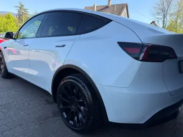 TESLA Model Y Long Range Dual AWD 360Kamera 1xHand Übe