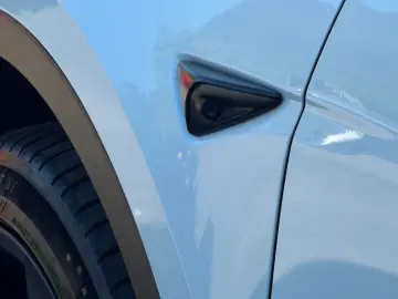 TESLA Model Y Long Range Dual AWD 360Kamera 1xHand Übe