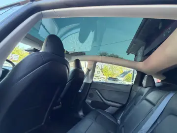 TESLA Model Y Long Range Dual AWD 360Kamera 1xHand Übe