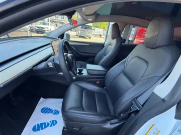 TESLA Model Y Long Range Dual AWD 360Kamera 1xHand Übe
