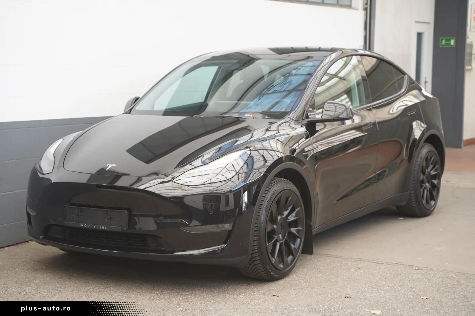 TESLA Model Y Long Range AWD  20-Zoll AHK