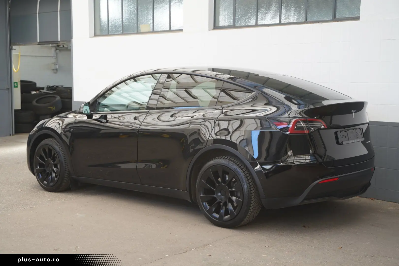TESLA Model Y Long Range AWD  20-Zoll AHK