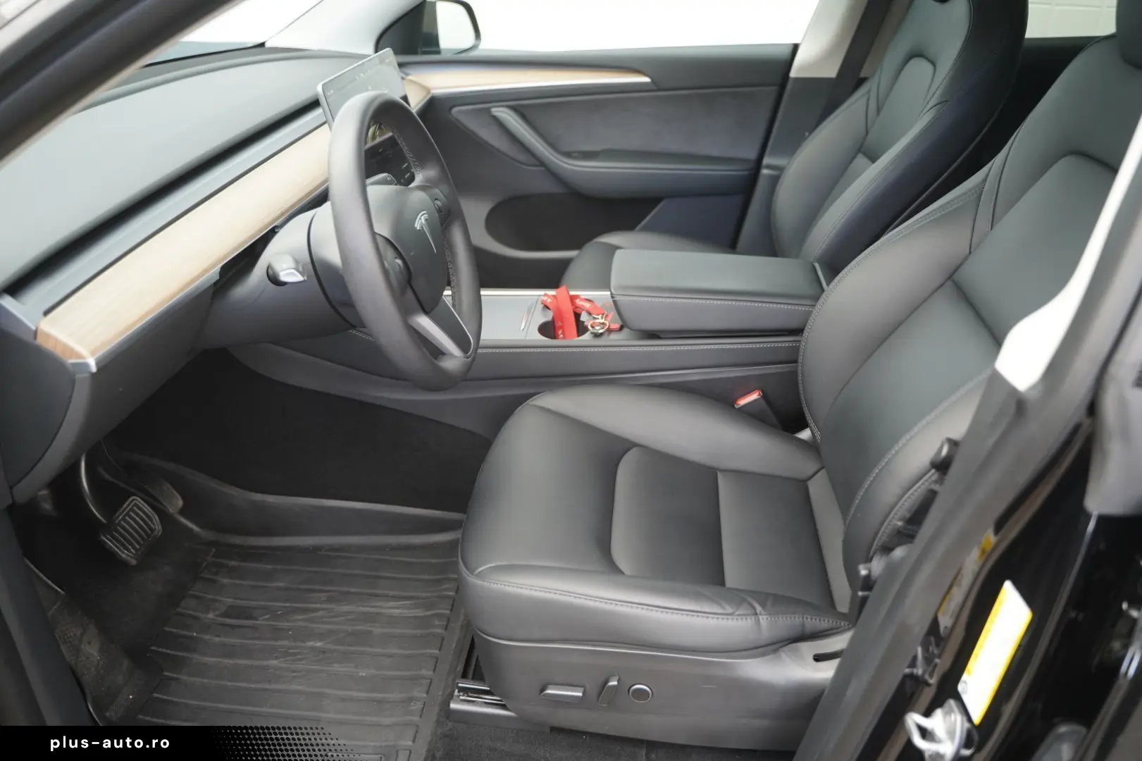 TESLA Model Y Long Range AWD  20-Zoll AHK
