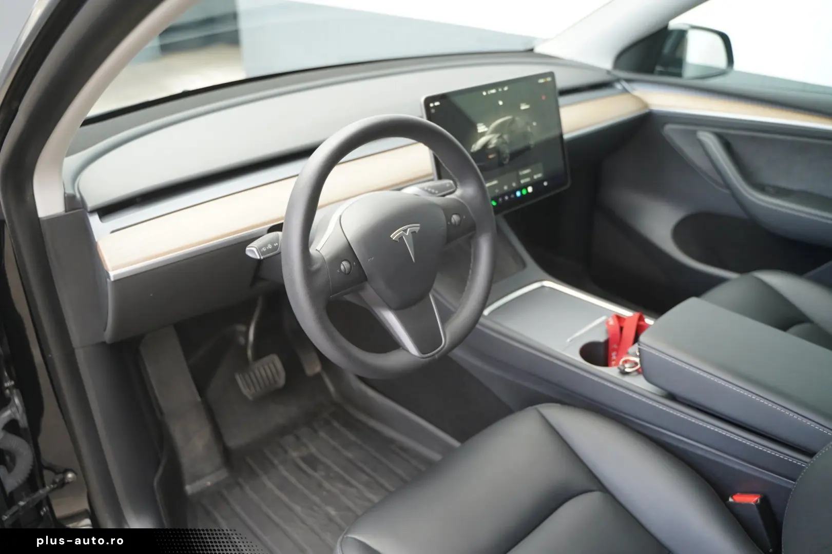TESLA Model Y Long Range AWD  20-Zoll AHK