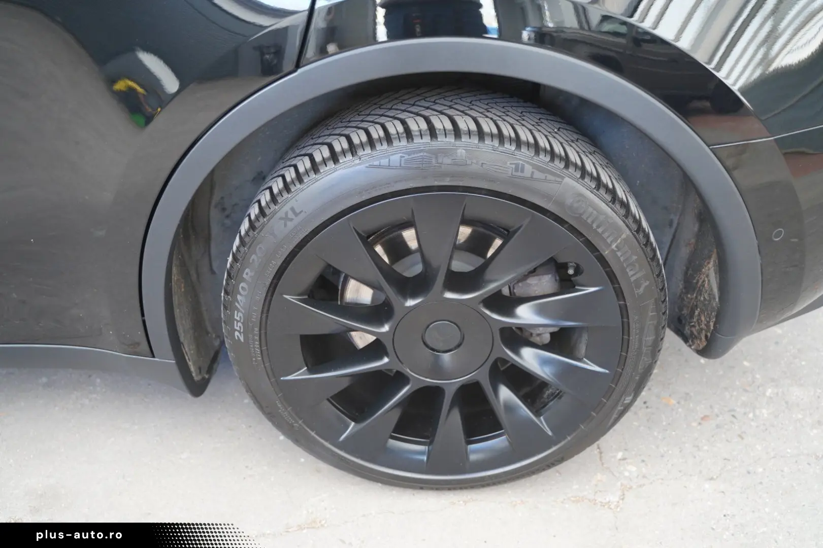 TESLA Model Y Long Range AWD  20-Zoll AHK