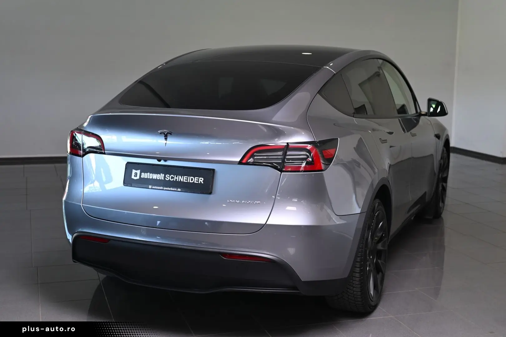TESLA Model Y Long Range Dual AWD Pano ACC 20