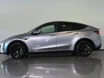 TESLA Model Y Long Range Dual AWD Pano ACC 20