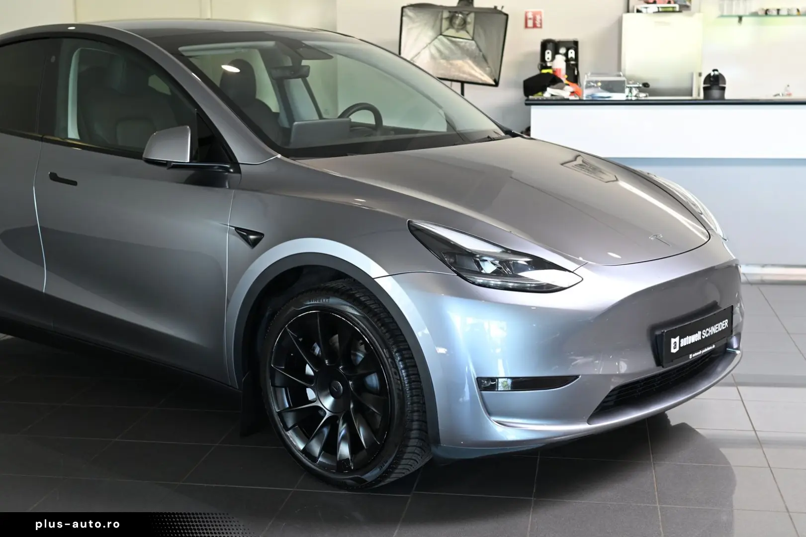 TESLA Model Y Long Range Dual AWD Pano ACC 20