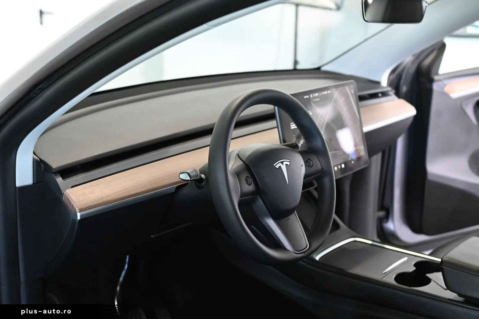 TESLA Model Y Long Range Dual AWD Pano ACC 20
