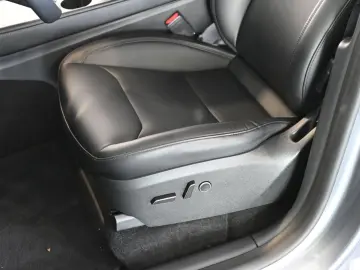 TESLA Model Y Long Range Dual AWD Pano ACC 20
