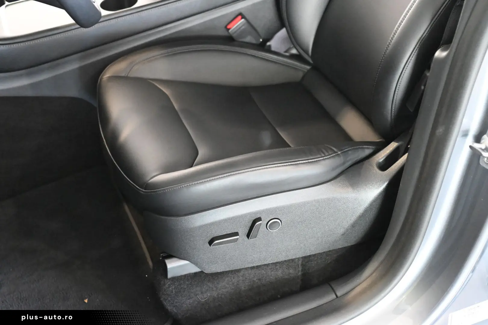 TESLA Model Y Long Range Dual AWD Pano ACC 20