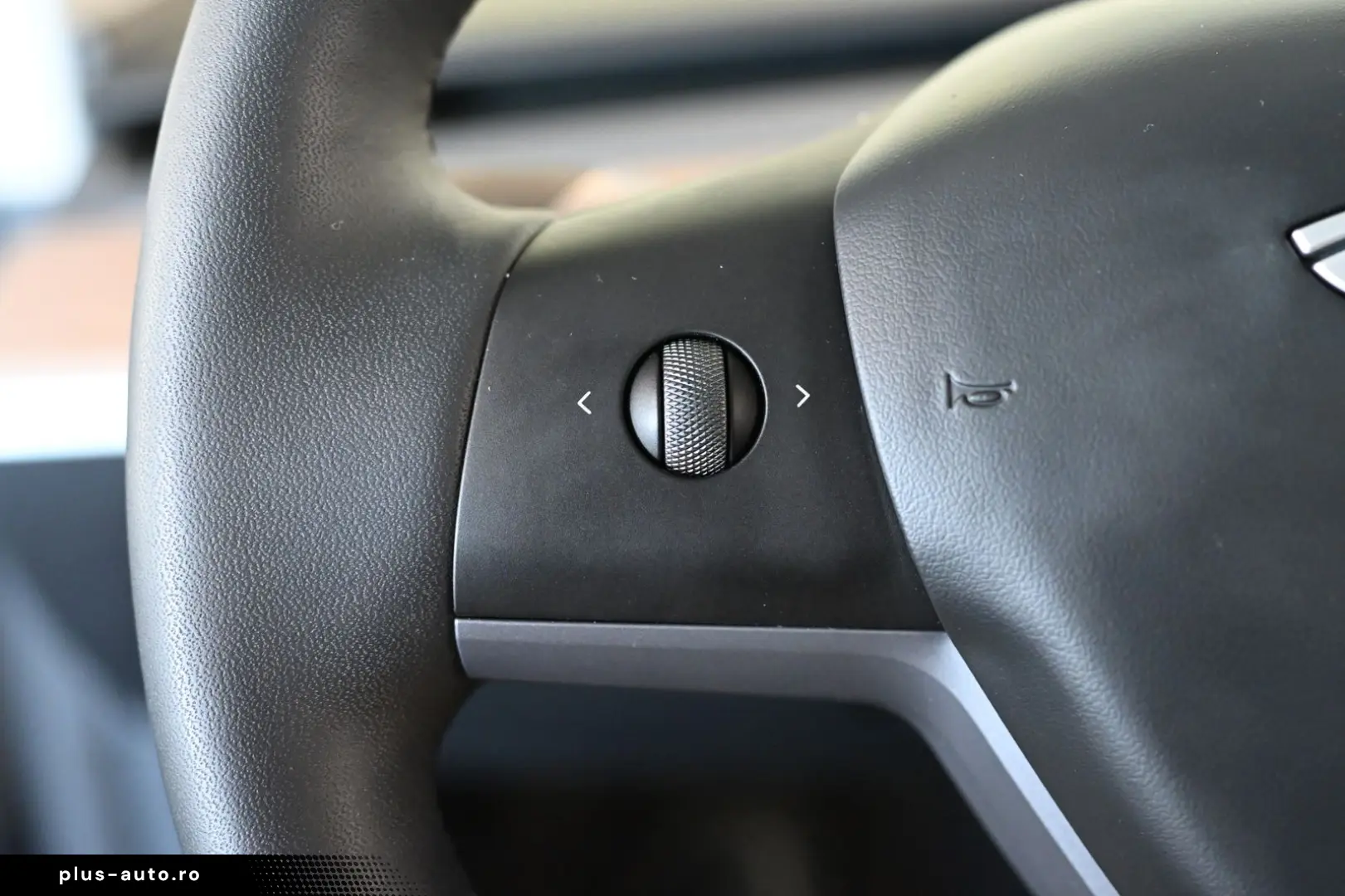 TESLA Model Y Long Range Dual AWD Pano ACC 20