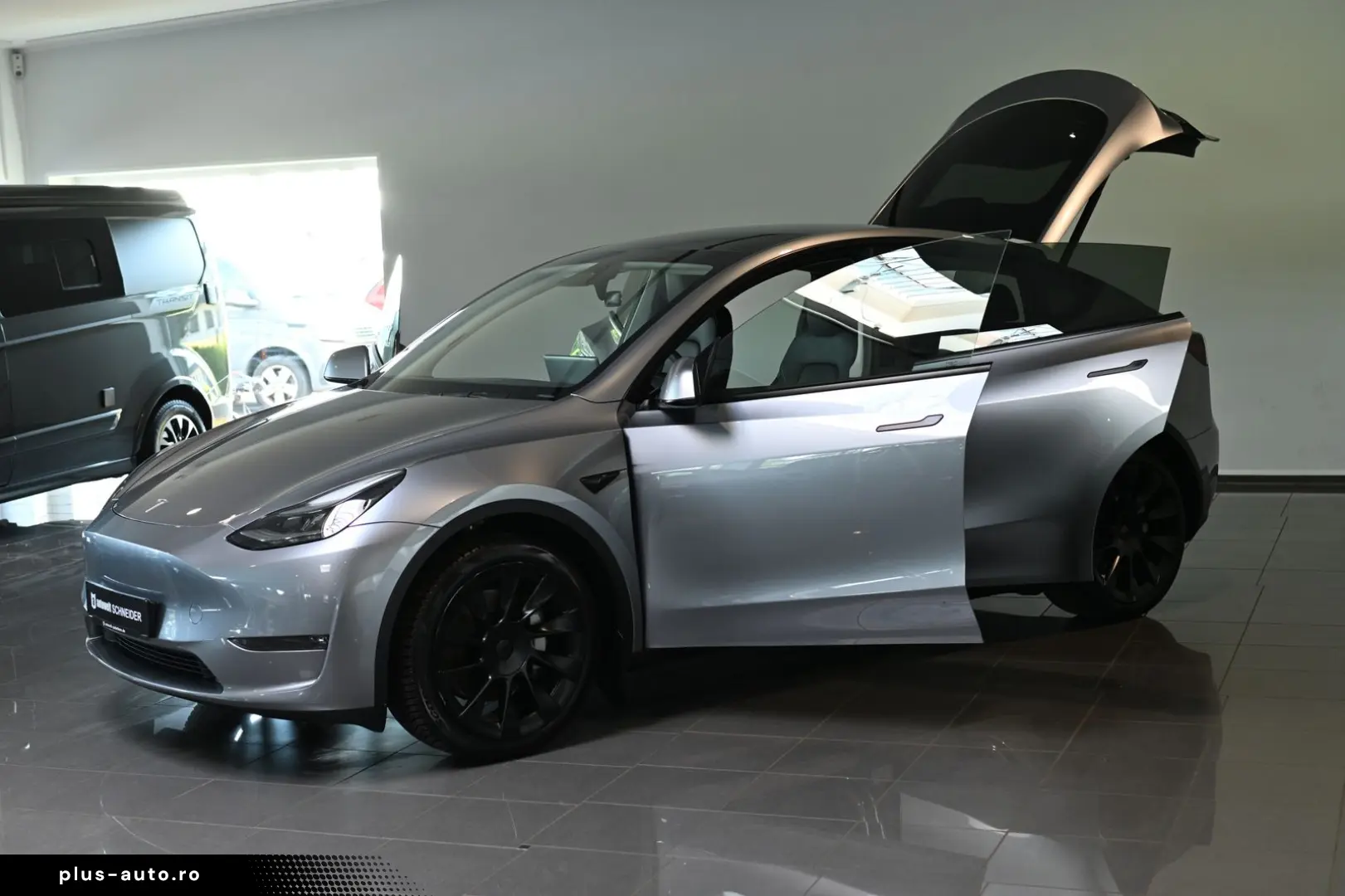 TESLA Model Y Long Range Dual AWD Pano ACC 20