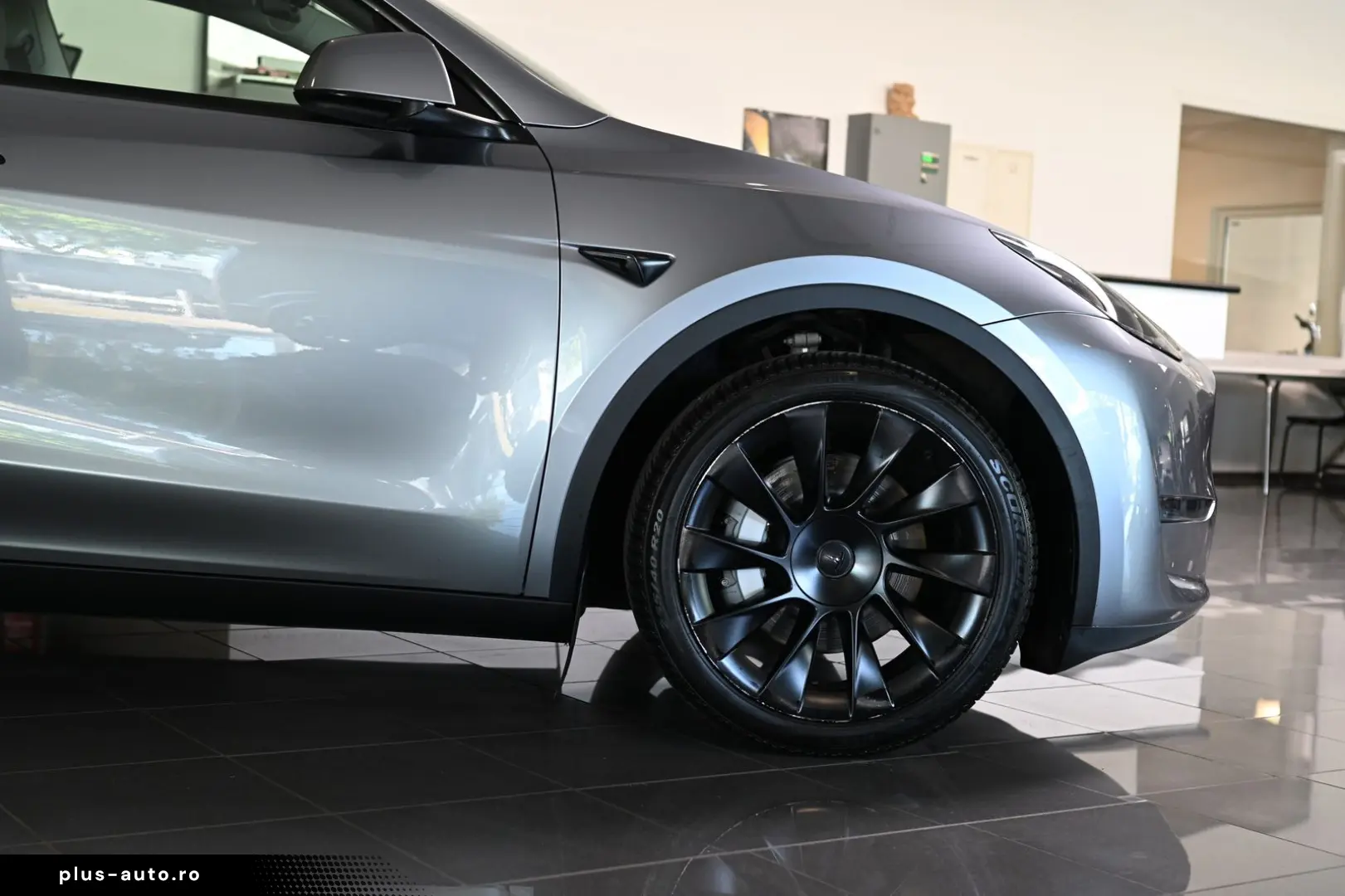 TESLA Model Y Long Range Dual AWD Pano ACC 20