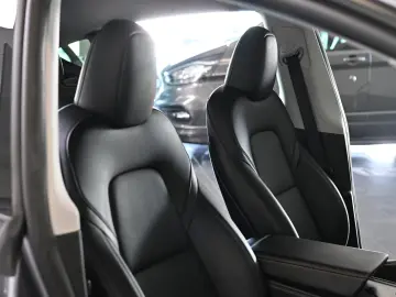 TESLA Model Y Long Range Dual AWD Pano ACC 20