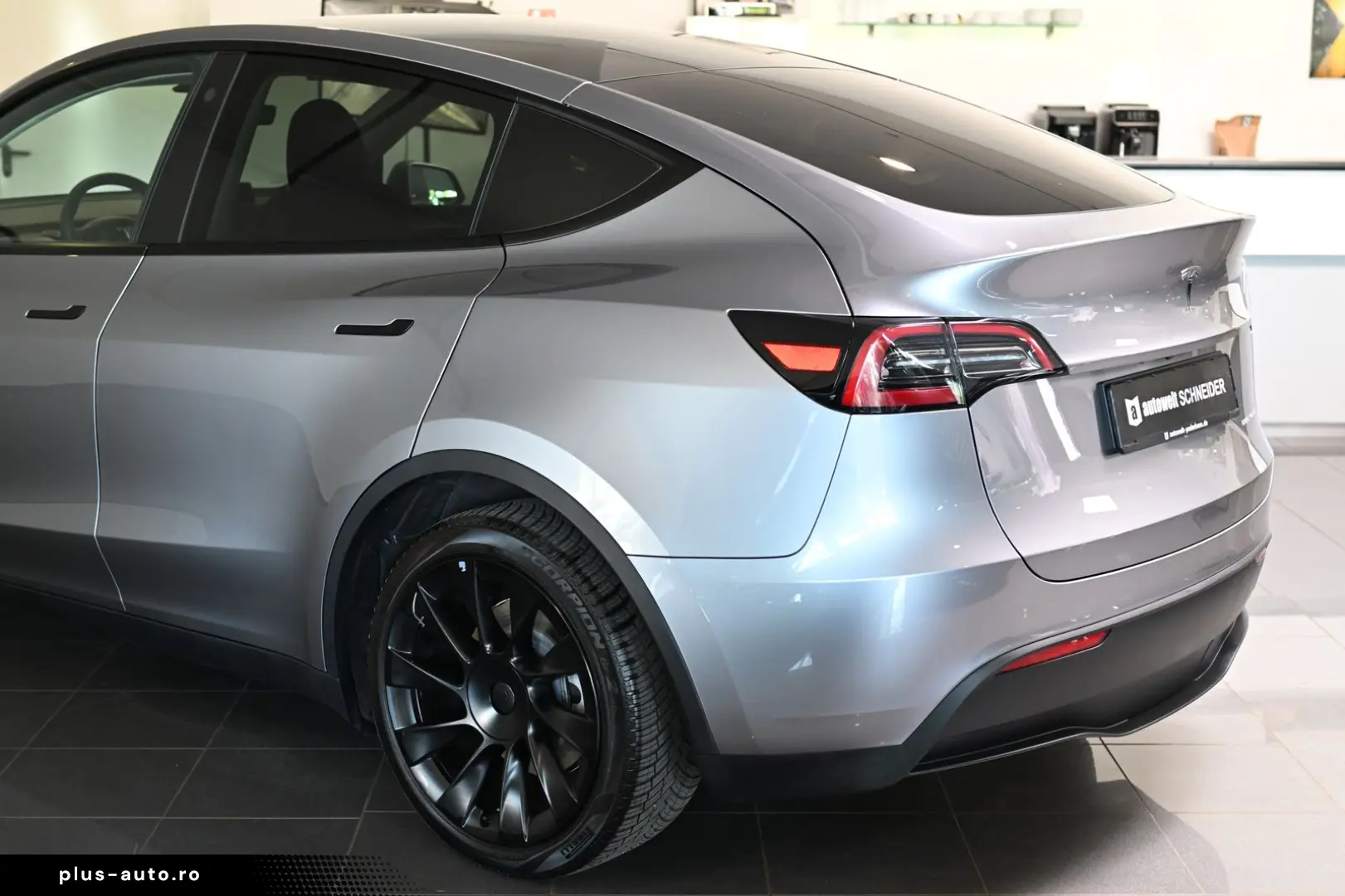 TESLA Model Y Long Range Dual AWD Pano ACC 20