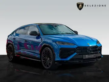 LAMBORGHINI Urus SE   Akrapovic   Carbon Interior