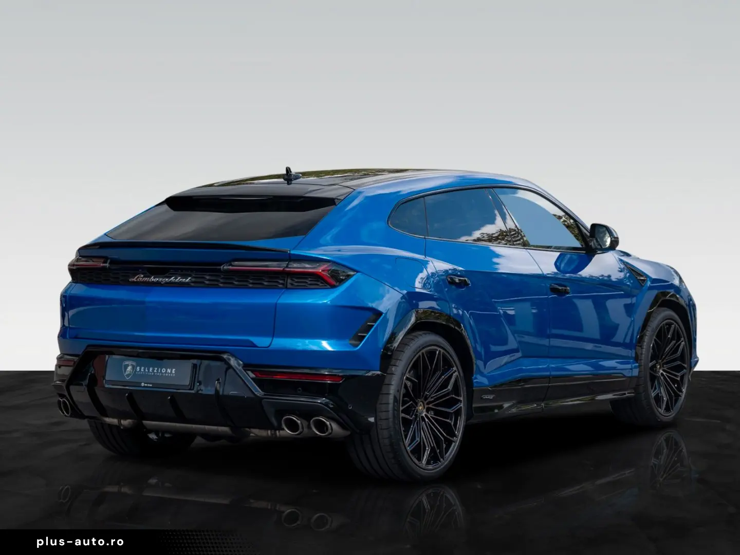 LAMBORGHINI Urus SE   Akrapovic   Carbon Interior