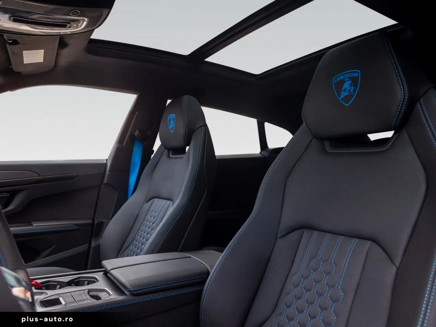 LAMBORGHINI Urus SE   Akrapovic   Carbon Interior