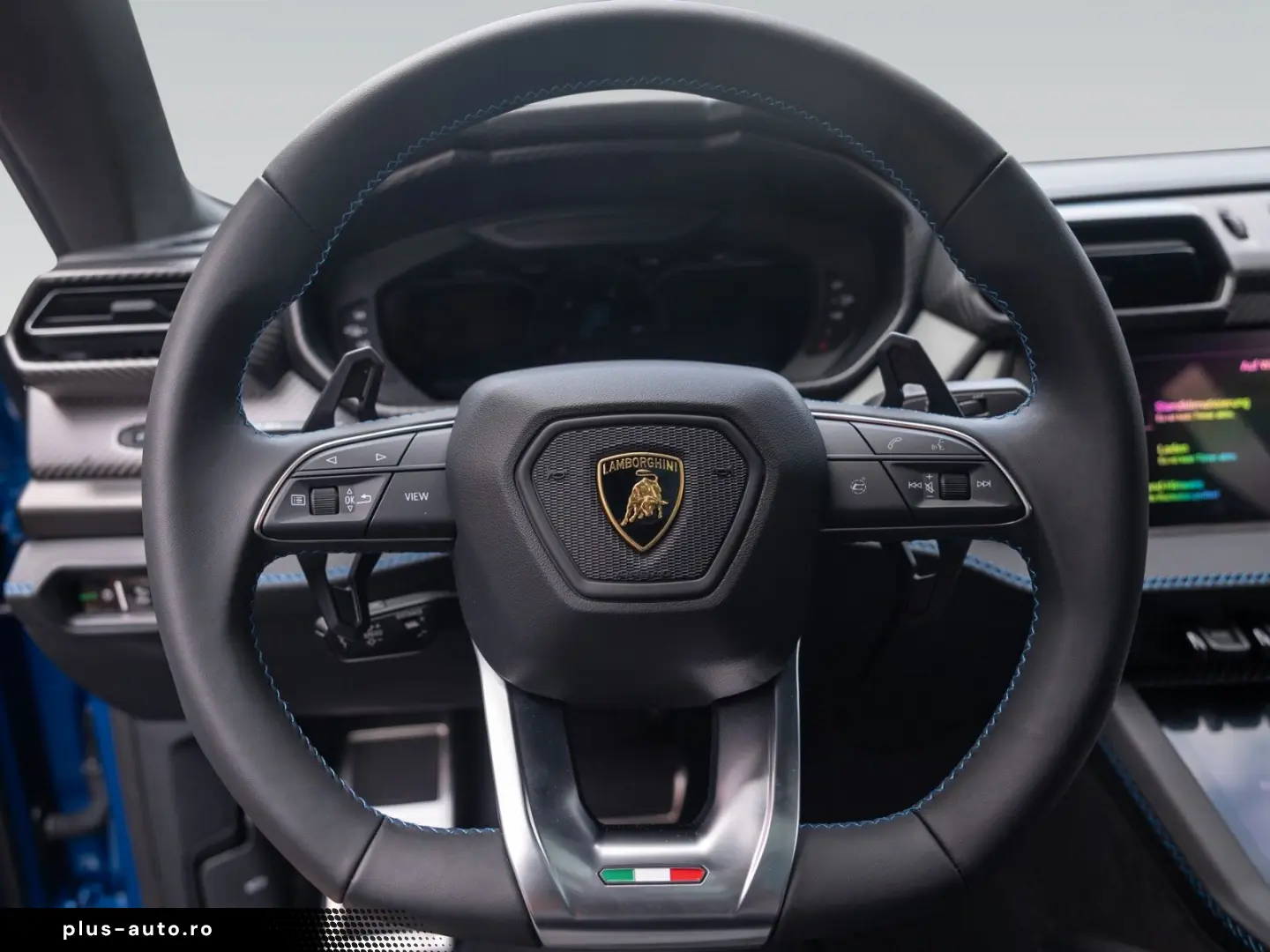 LAMBORGHINI Urus SE   Akrapovic   Carbon Interior