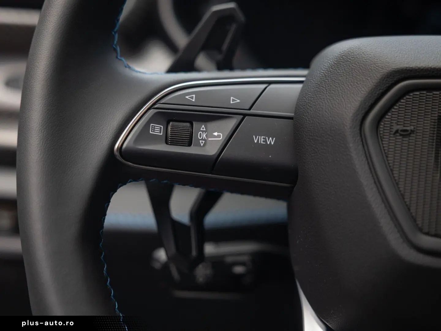 LAMBORGHINI Urus SE   Akrapovic   Carbon Interior