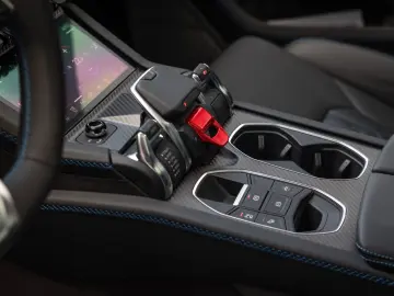 LAMBORGHINI Urus SE   Akrapovic   Carbon Interior