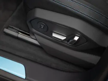 LAMBORGHINI Urus SE   Akrapovic   Carbon Interior