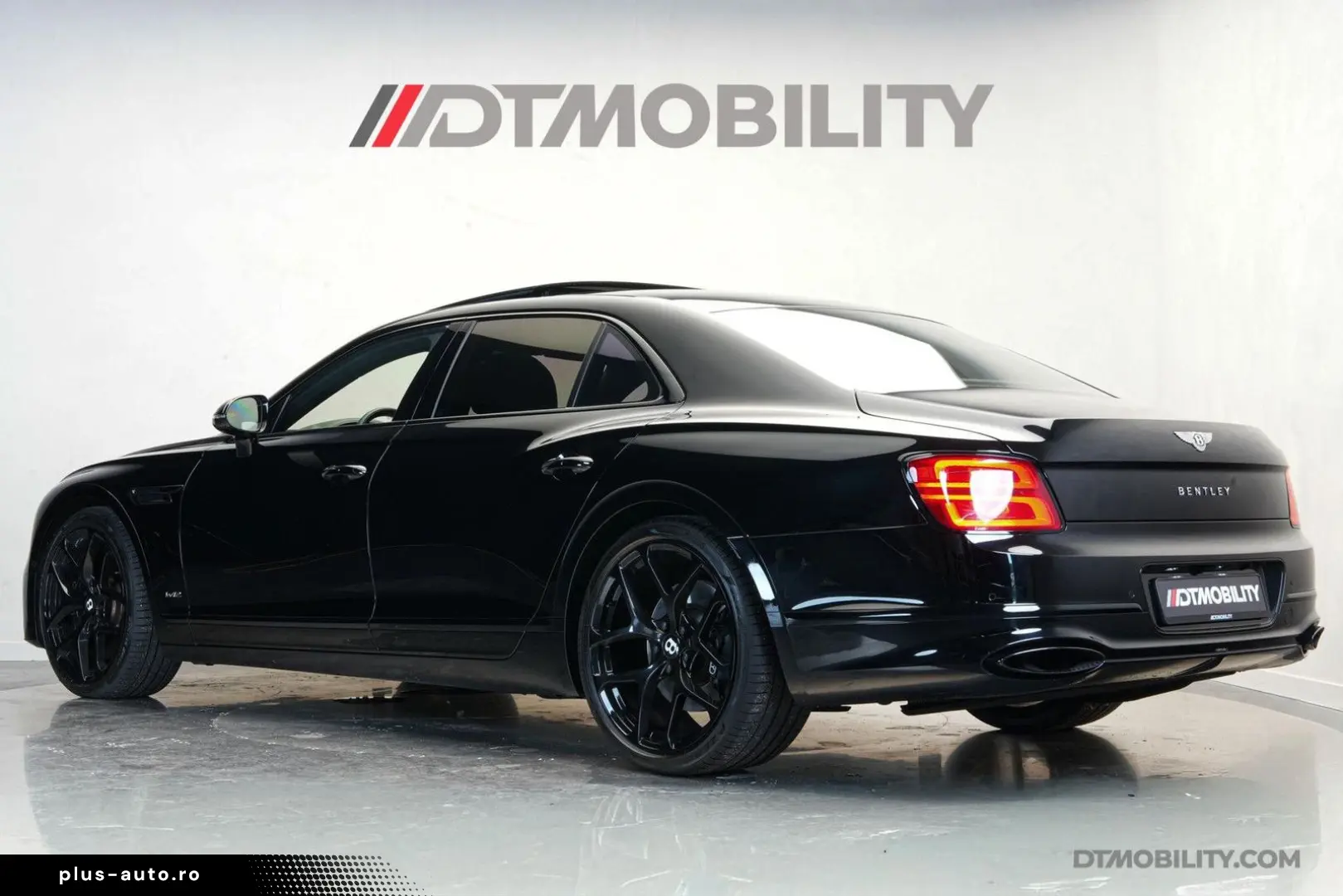 BENTLEY Flying Spur 6.0 W12 Mulliner   Black Line   Illu
