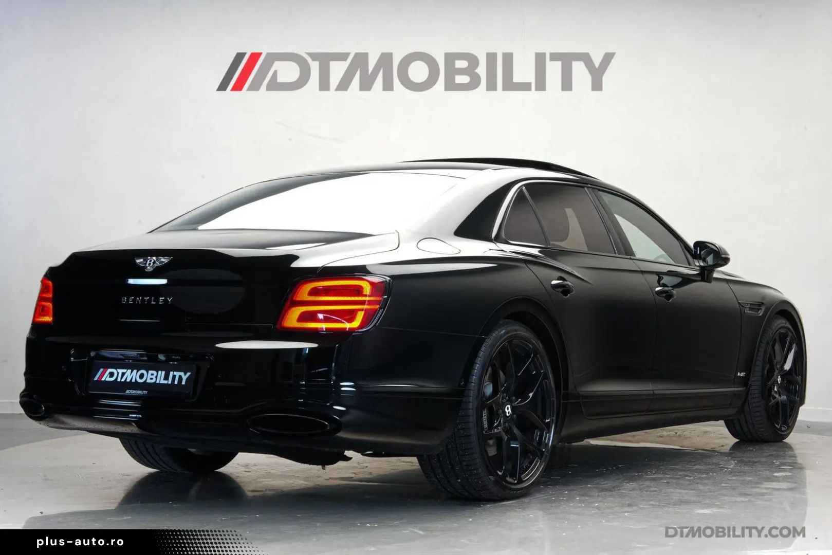 BENTLEY Flying Spur 6.0 W12 Mulliner   Black Line   Illu