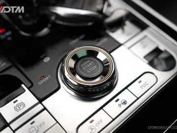 BENTLEY Flying Spur 6.0 W12 Mulliner   Black Line   Illu