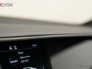 BENTLEY Flying Spur 6.0 W12 Mulliner   Black Line   Illu
