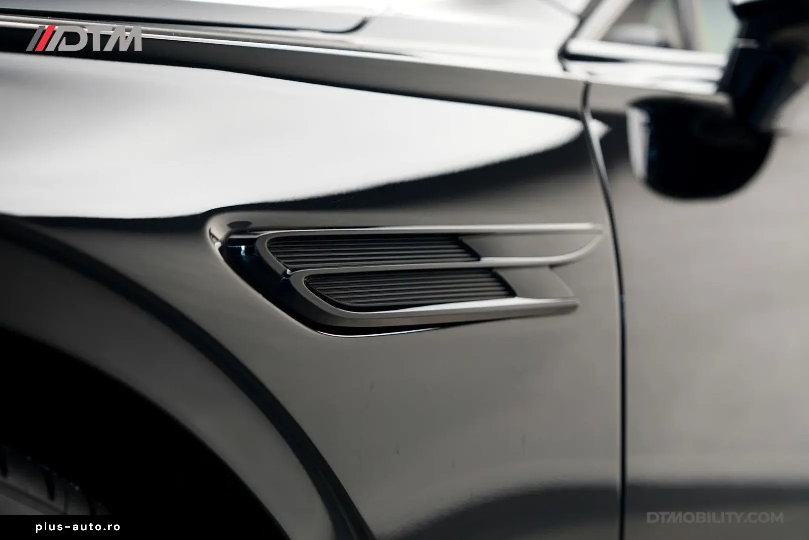 BENTLEY Flying Spur 6.0 W12 Mulliner   Black Line   Illu