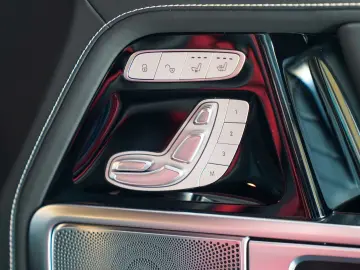 MERCEDES-BENZ G 500