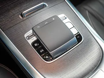 MERCEDES-BENZ G 500