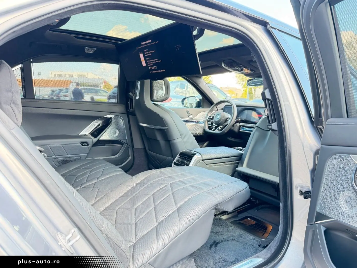 BMW M760e xDrive Two Tone Individual 3xTV SkyLounge