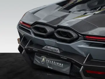 LAMBORGHINI Revuelto   Extended Carbon Ext.   Livery Pack