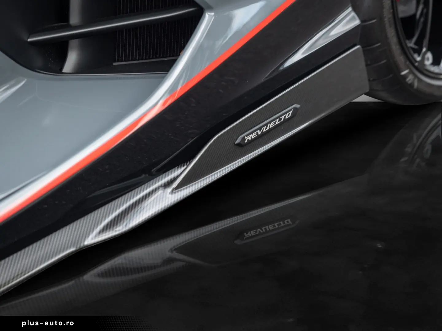 LAMBORGHINI Revuelto   Extended Carbon Ext.   Livery Pack