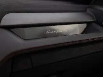 LAMBORGHINI Revuelto   Extended Carbon Ext.   Livery Pack