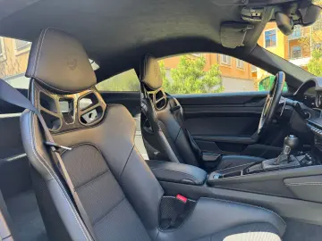PORSCHE 911 GT3 Touring Paket